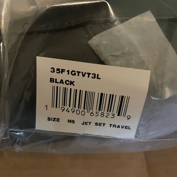 New Michael Kors saffron leather jet set bag. New in a box - Picture 7 of 8